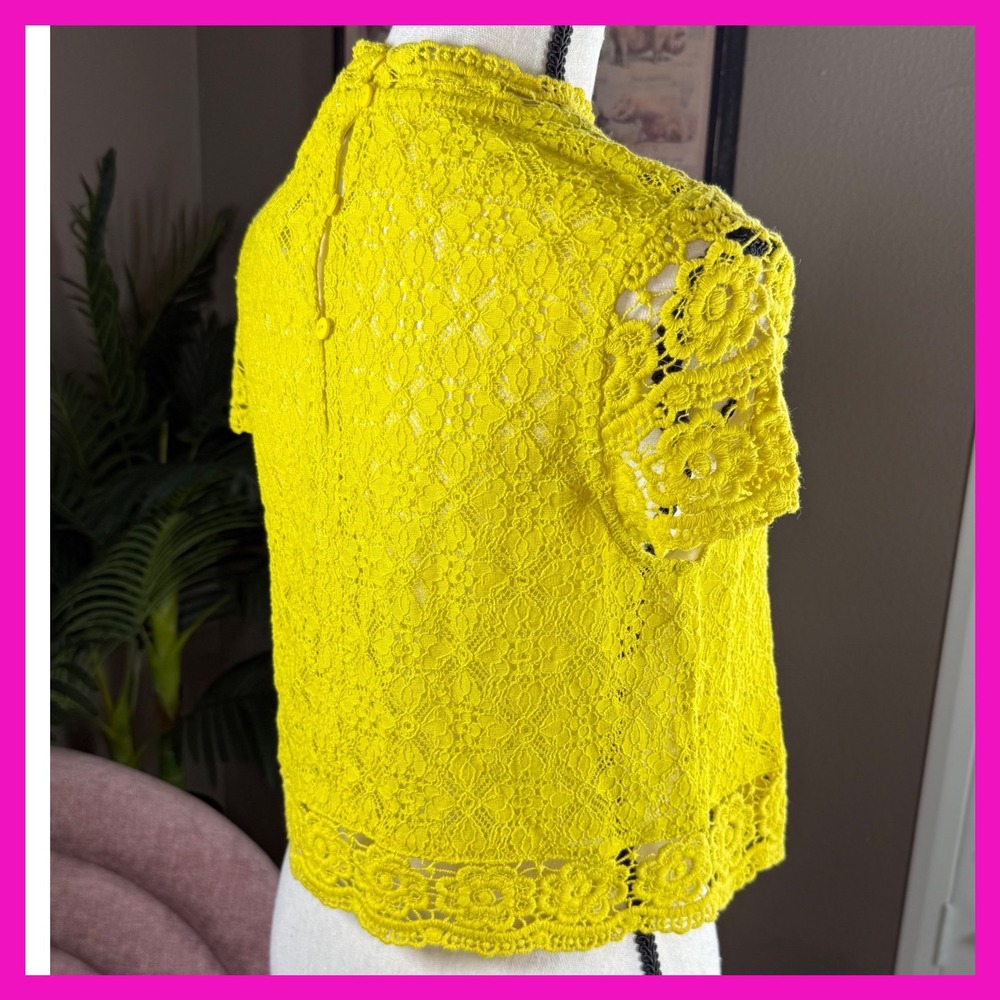 Forever 21 Lace Top, Mock Neck, Short Sleeve, Yellow Blouse, Size Small NWT - Picture 4 of 11